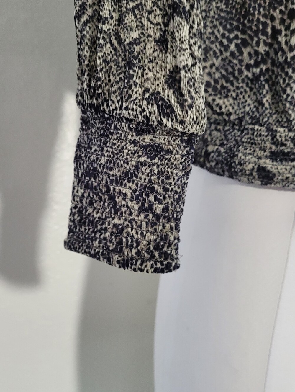 Free People Roma Blouse Snake Print High Neck Silhouette Ruffle Detail Sz Small - Picture 5 of 10